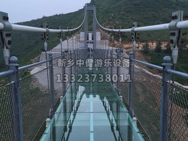 玻璃吊橋施工遇到雨天怎么辦？